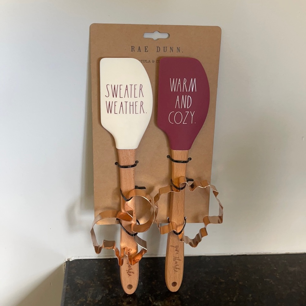 Rae Dunn - Spatula and cutter set